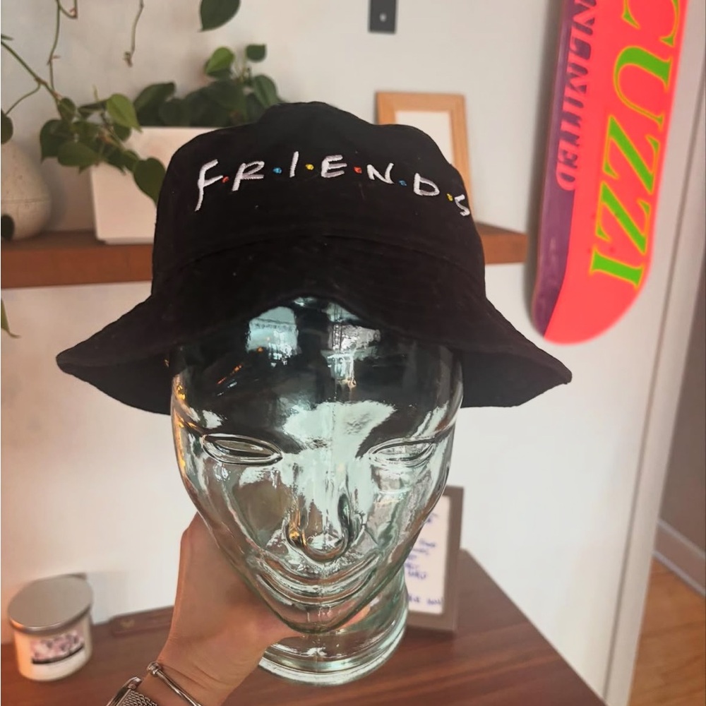 Black FRIENDS Bucket Hat S